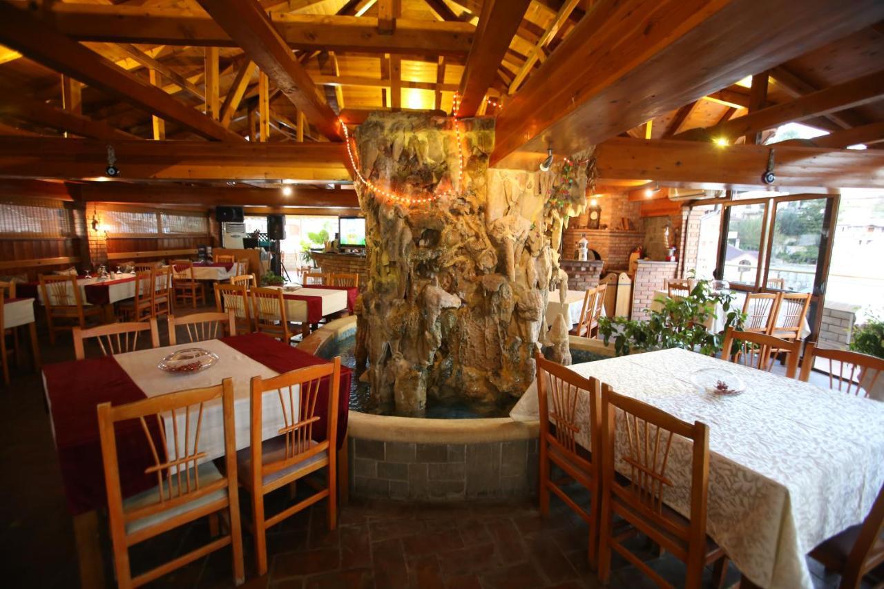 Hotel Pasarela Berat Zewnętrze zdjęcie