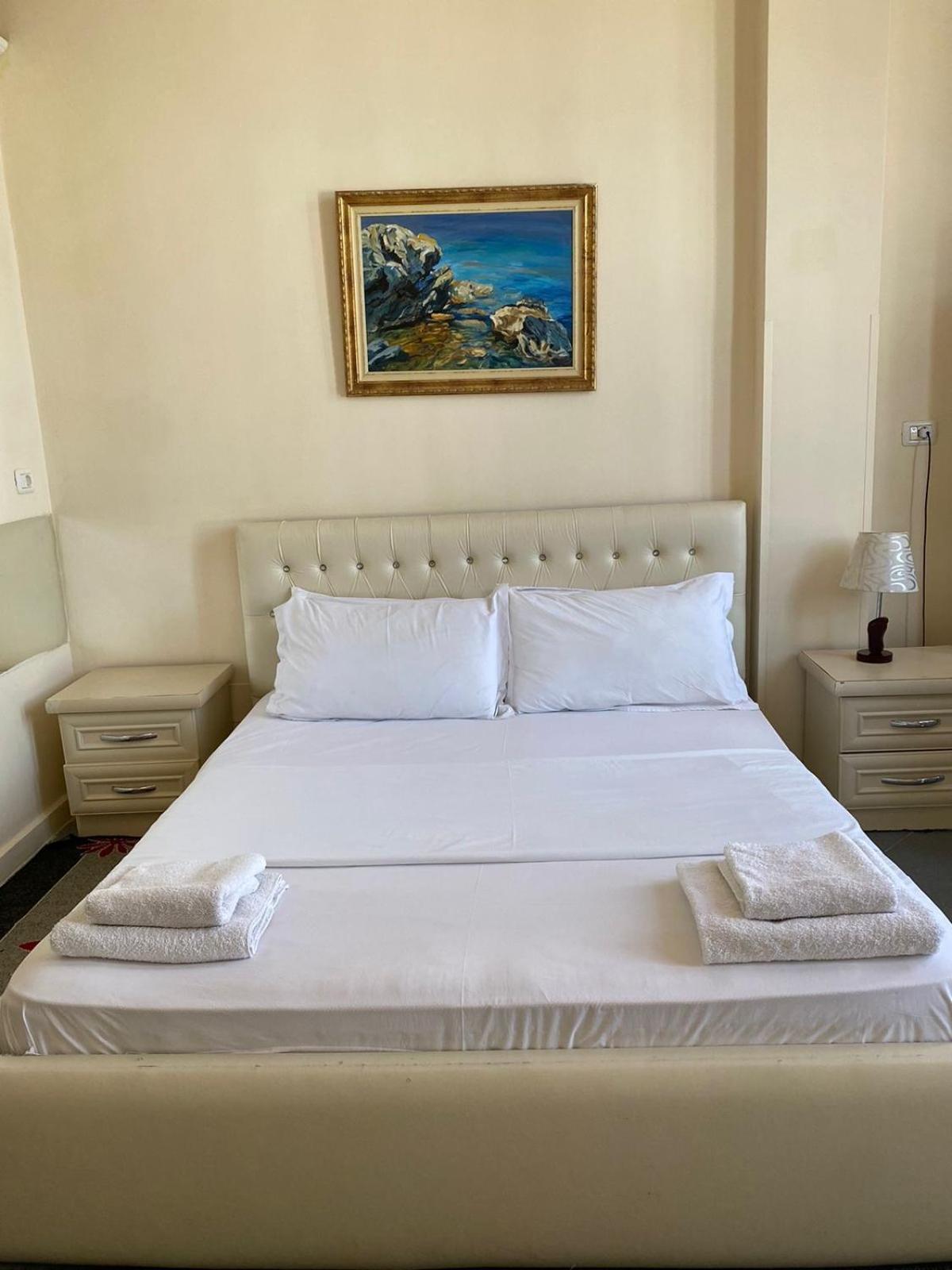 Hotel Pasarela Berat Zewnętrze zdjęcie