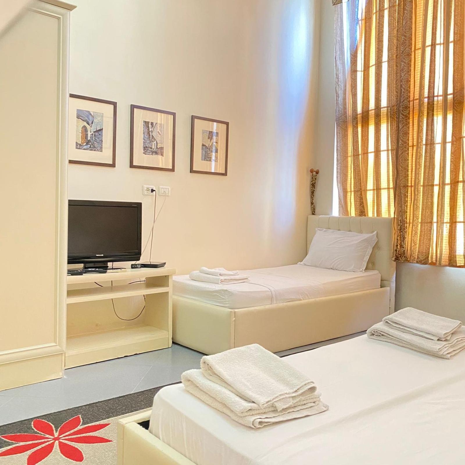 Hotel Pasarela Berat Zewnętrze zdjęcie