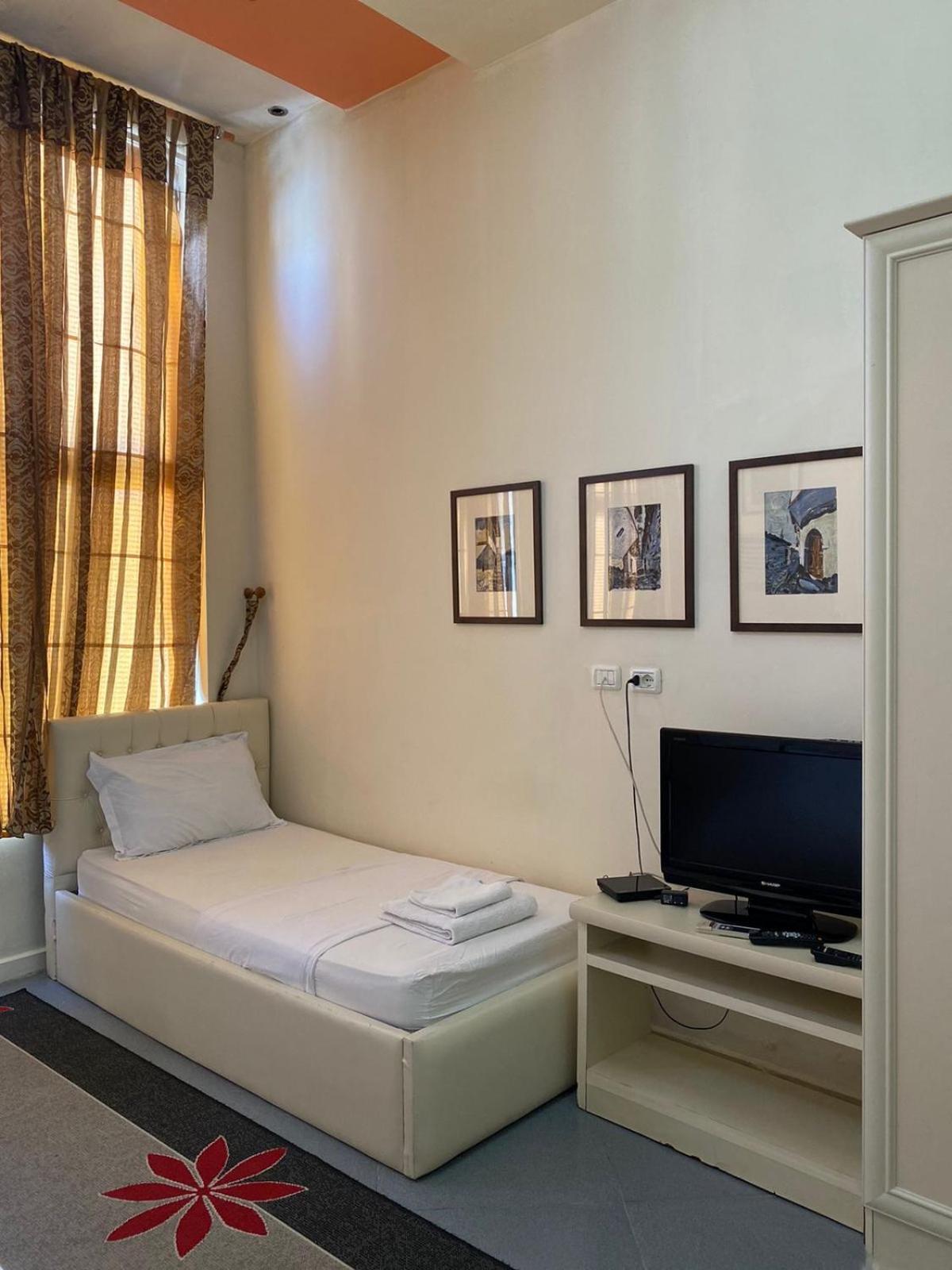 Hotel Pasarela Berat Zewnętrze zdjęcie